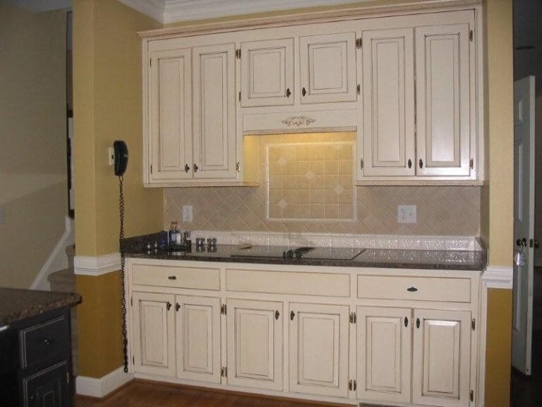 What You Should Do When Painting Kitchen Cabinets